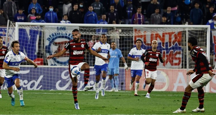 Universidad Católica vs Flamengo.