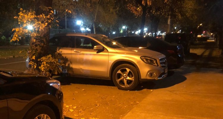 Madre muere atropellada afuera de colegio en Maipú: sus hijos están lesionados