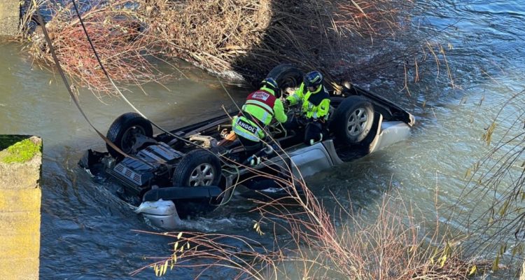 Un muerto tras caída de vehículo desde puente Malleco
