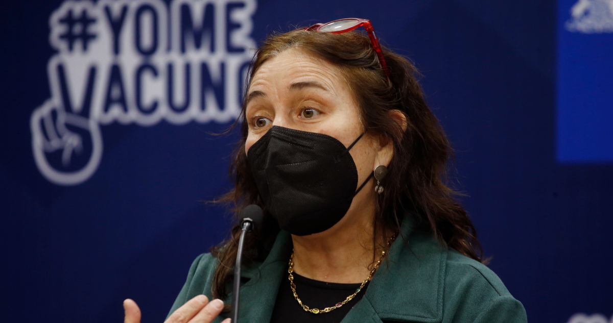 Foto contexto ministra Salud y casos nuevos de covid-19