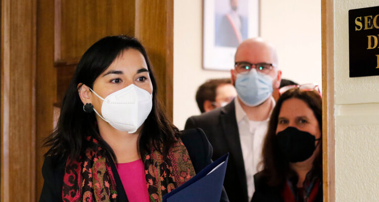 Sorteo desfavorable para el oficialismo: mayoría de oposición revisará AC contra ministra Siches