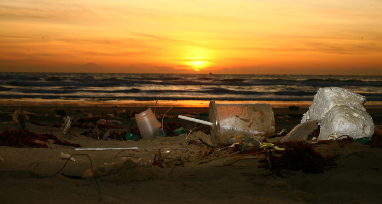 ahogados en plástico