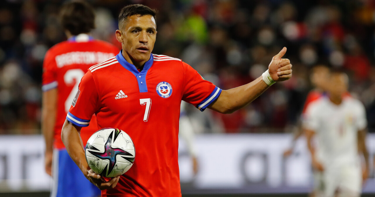 Alexis Sánchez sigue buscando club en Europa.