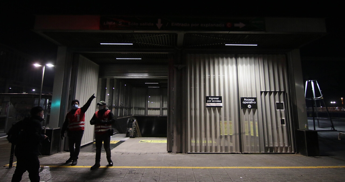 Hombre llegó a estación de Metro apuñalado en un ojo: se encuentra grave