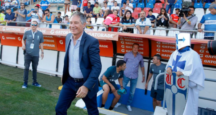 Reestructuración de la mano de Holan en la UC.