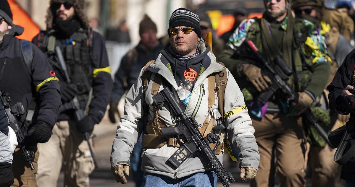 Suprema de EEUU derriba ley de Nueva York y permite ostentar armas en público