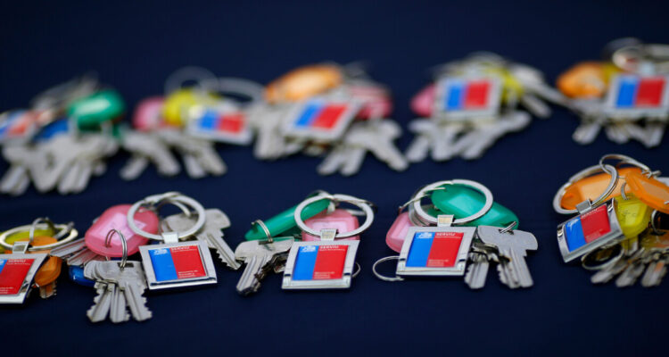 Ministro Montes detalla proyecto “arriendo justo” para personas sin casa propia