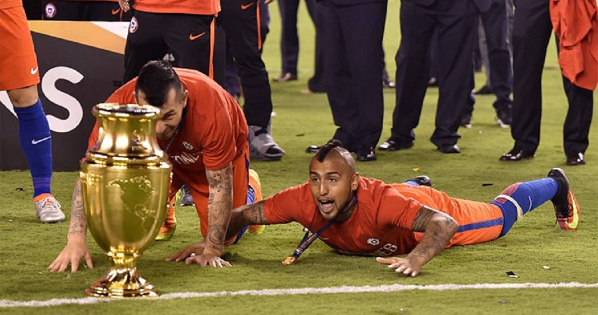 Arturo Vidal celebrando en la Copa América Centanrio.