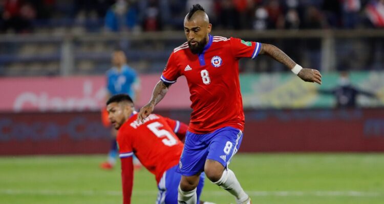Arturo Vidal jugando por La Roja.