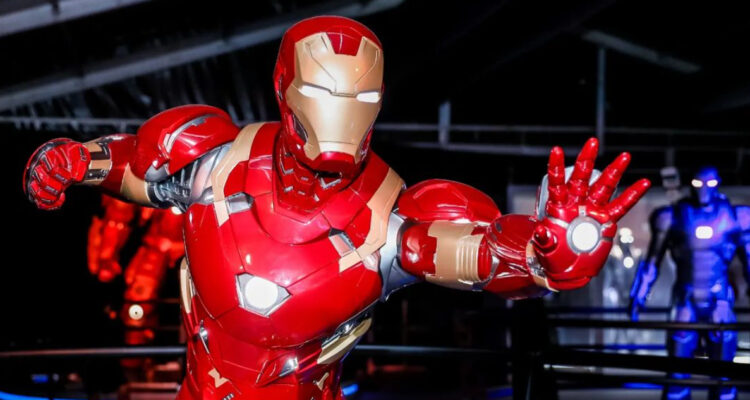 Una de las armaduras de Iron Man en Avenger S.T.A.T.I.O.N.