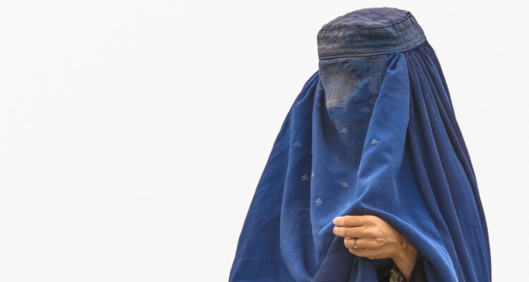 Bachelet acusa una opresión sistemática contra las mujeres del gobierno talibán en Afganistán