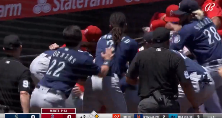 Batalla campal en duelo de Angels y Mariners paralizó a la MLB.