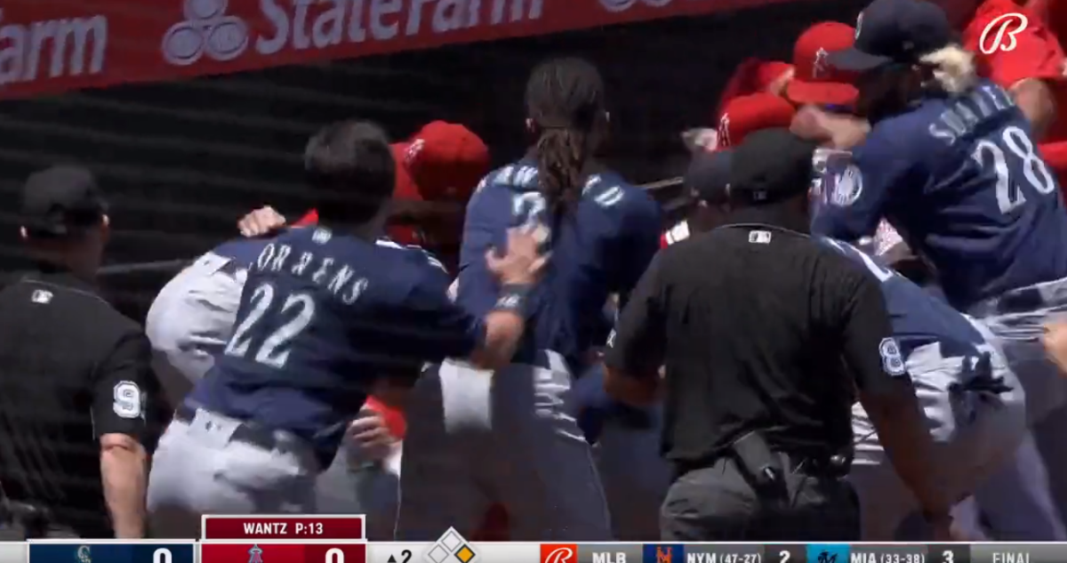 Batalla campal en duelo de Angels y Mariners paralizó a la MLB.