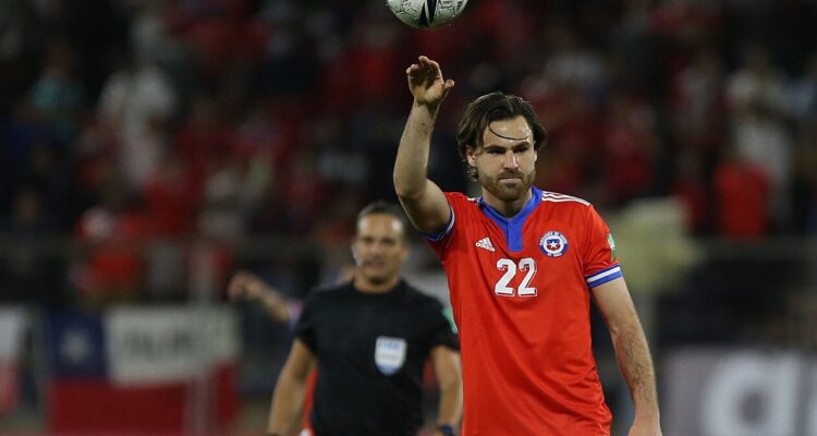 Ben Brereton Díaz jugando por La Roja.