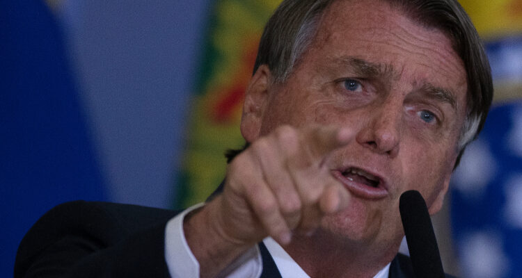 “Sudamérica se pintará de rojo”: Bolsonaro dice que si Lula gana las elecciones “no dejará el poder”