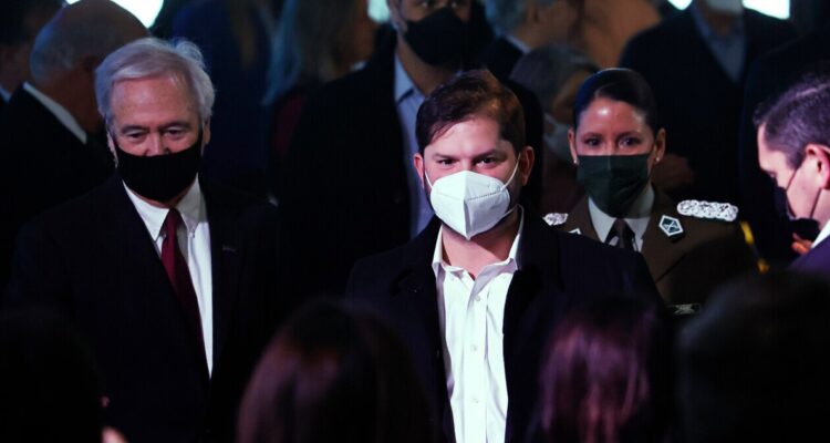 Boric resalta que trabajo con sector privado será clave ante déficit en vivienda e infraestructura