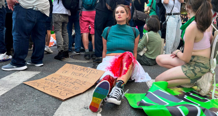 California se convierte en Estado santuario para el aborto