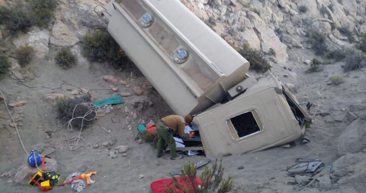 Camión militar cae por barranco en región de Tarapacá
