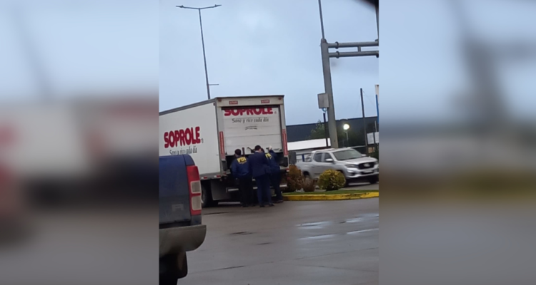 Roban caja fuerte y un camión de Soprole en sucursal de Valdivia.