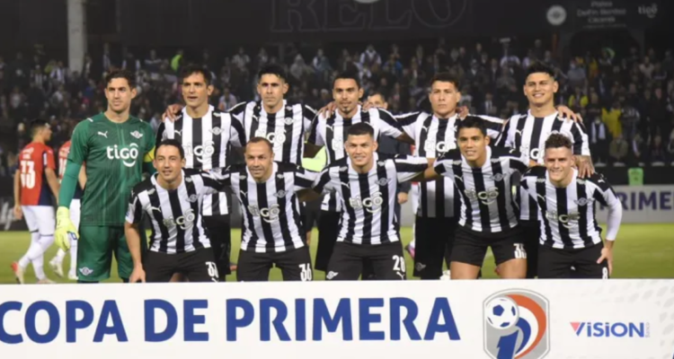 Marcelo Díaz se consagró campeón del fútbol paraguayo.