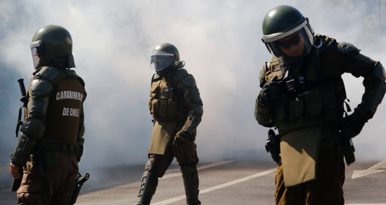 Declaran culpables a carabineros que golpearon y usaron de escudo humano a estudiante en Puerto Montt.