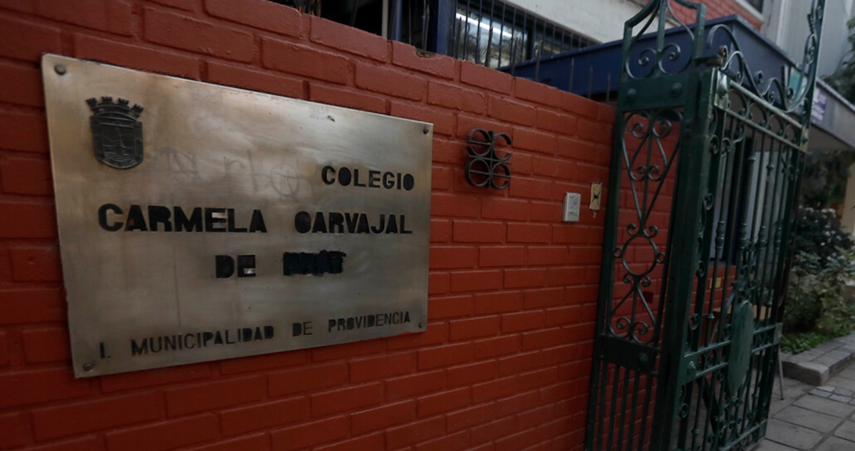 Liceo Carmela Carvajal de Providencia suspende clases presenciales por contagios de covid-19