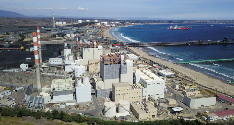 Alcalde del “Chernobil chileno” pide parar industrias tras intoxicación masiva