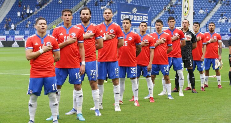 Pablo Galdames (14) fue muy criticado por los hinchas de La Roja.