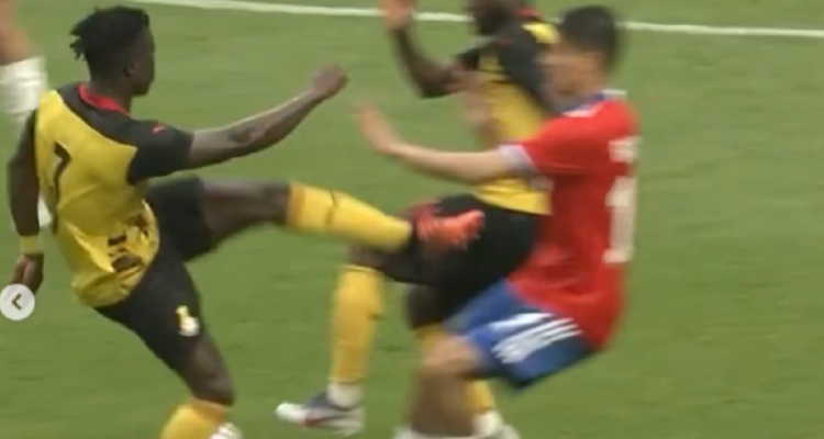 Chile vs Ghana_ la patada que dejó a los africanos con 10 hombres.