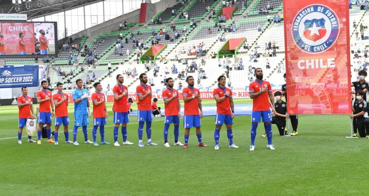 Chile sorprende con su formación ante Ghana.
