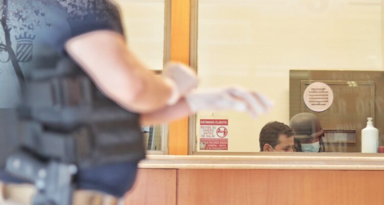 Vinculado a narcos colombianos: cómo querella del CDE reflotó mega-caso de lavado de dinero en Chile