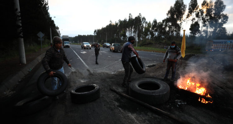 Colombia detienen a líder de movimiento indígena en medio de protestas contra el Gobierno