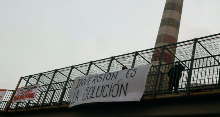 Contratistas de Codelco por cierre de Ventanas: “La solución en una inversión en la planta”