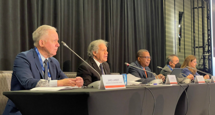 Almagro habla en la inauguración de la Cumbre.