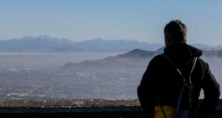 Foto contecto preemergencia ambiental en la RM