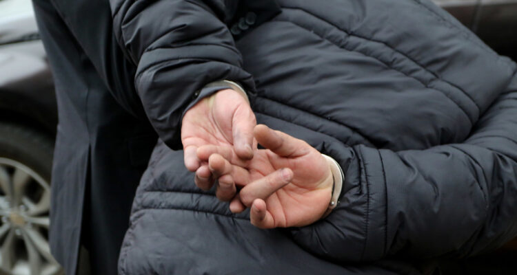 Cuatro detenidos por violento robo de auto en Puente Alto