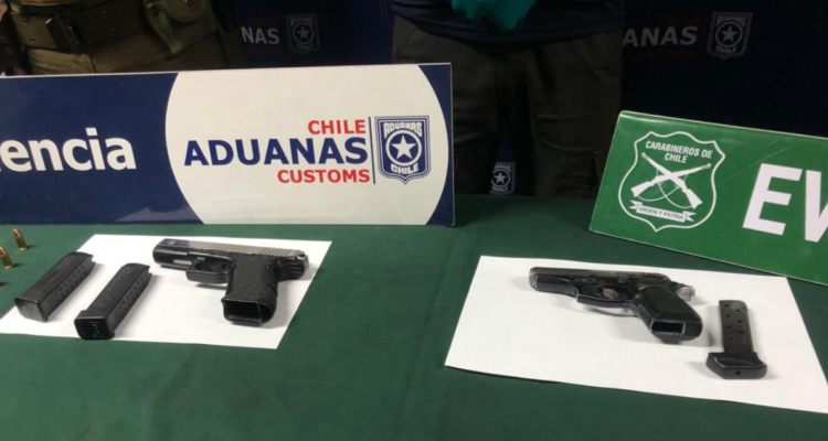 detienen a cuatro extranjeros portando armas de fuego