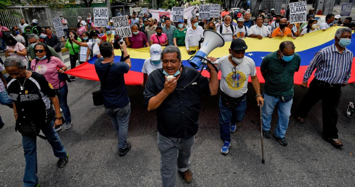 Volver a votar tras años de abstención: el dilema de la fracturada oposición venezolana