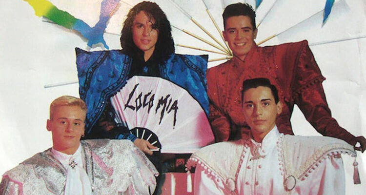 El grupo Locomía posando en la portada de su disco Rumba Samba Mambo.