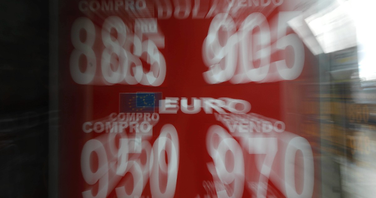 Dólar abre al alza pese al impulso que tomó el cobre luego que China “relajara” medida sanitaria
