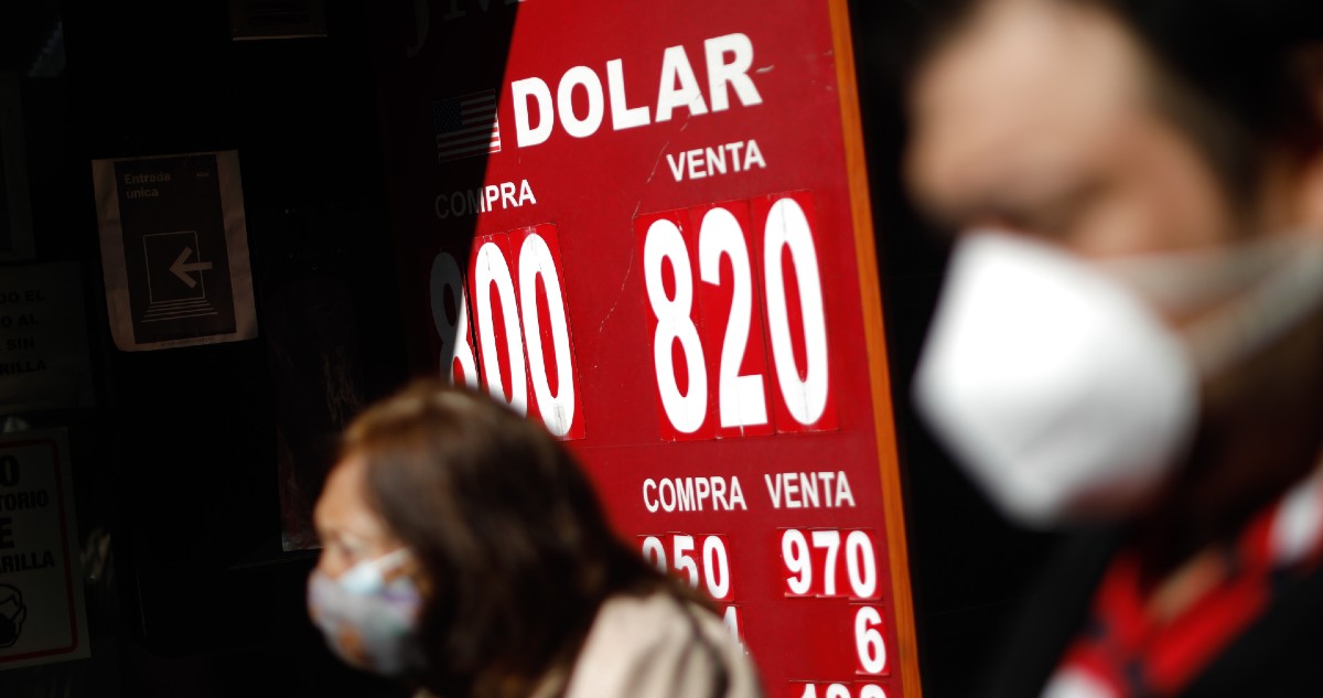 Dólar olvida sus bajas y sube $10 mientras el cobre empieza a perder fuerza