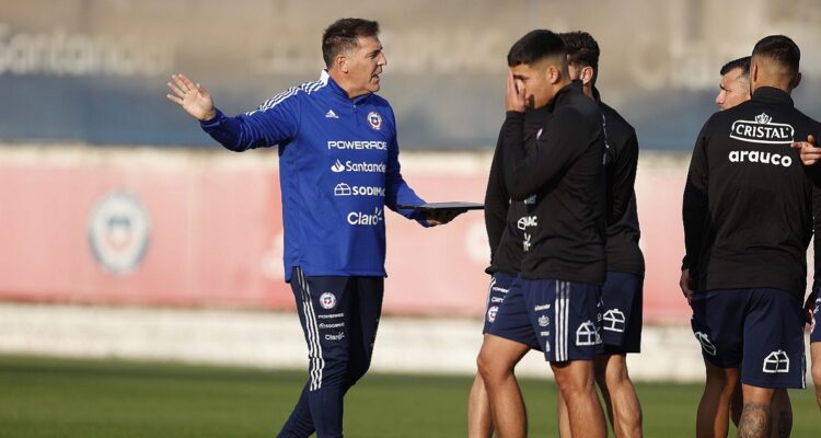 Berizzo y sus novedades en La Roja en la Copa Kirin