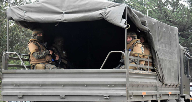 General Slater reconoce que es “difícil” para el Ejército detener en flagrancia a autores de ataques.