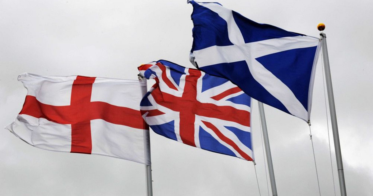 Banderas de Reino Unido, Escocia e Inglaterra.