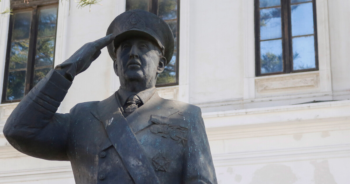 estatua José Toribio Merino