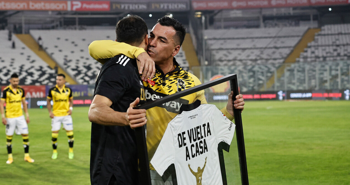Esteban Paredes confirma que aún no ha dejado el fútbol