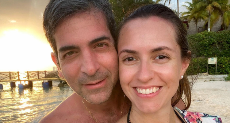 Fiscal Pecci junto a su esposa.