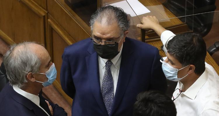 “Va unido a que gane el rechazo”: Huenchumilla contra proyecto de 4/7 impulsado por su partido