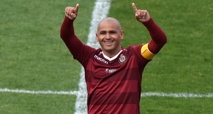 Hinchas de La Roja pidieron a Suazo por Ronnie Fernández