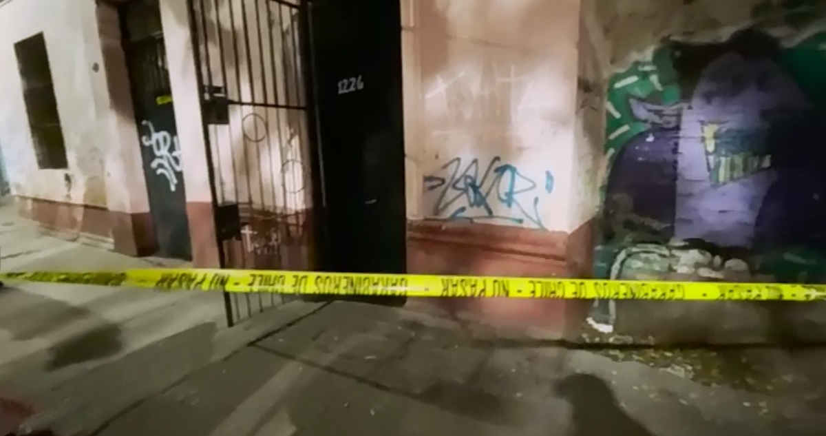 Detienen a hombre por agredir a su pareja y su hijastra en la RM: denuncia la hizo la niña de 7 años